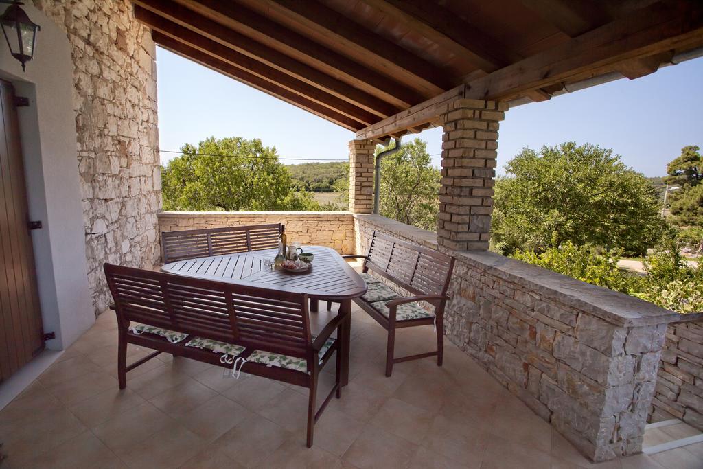 Holiday Home Stancija Becic Mugeba Exterior foto